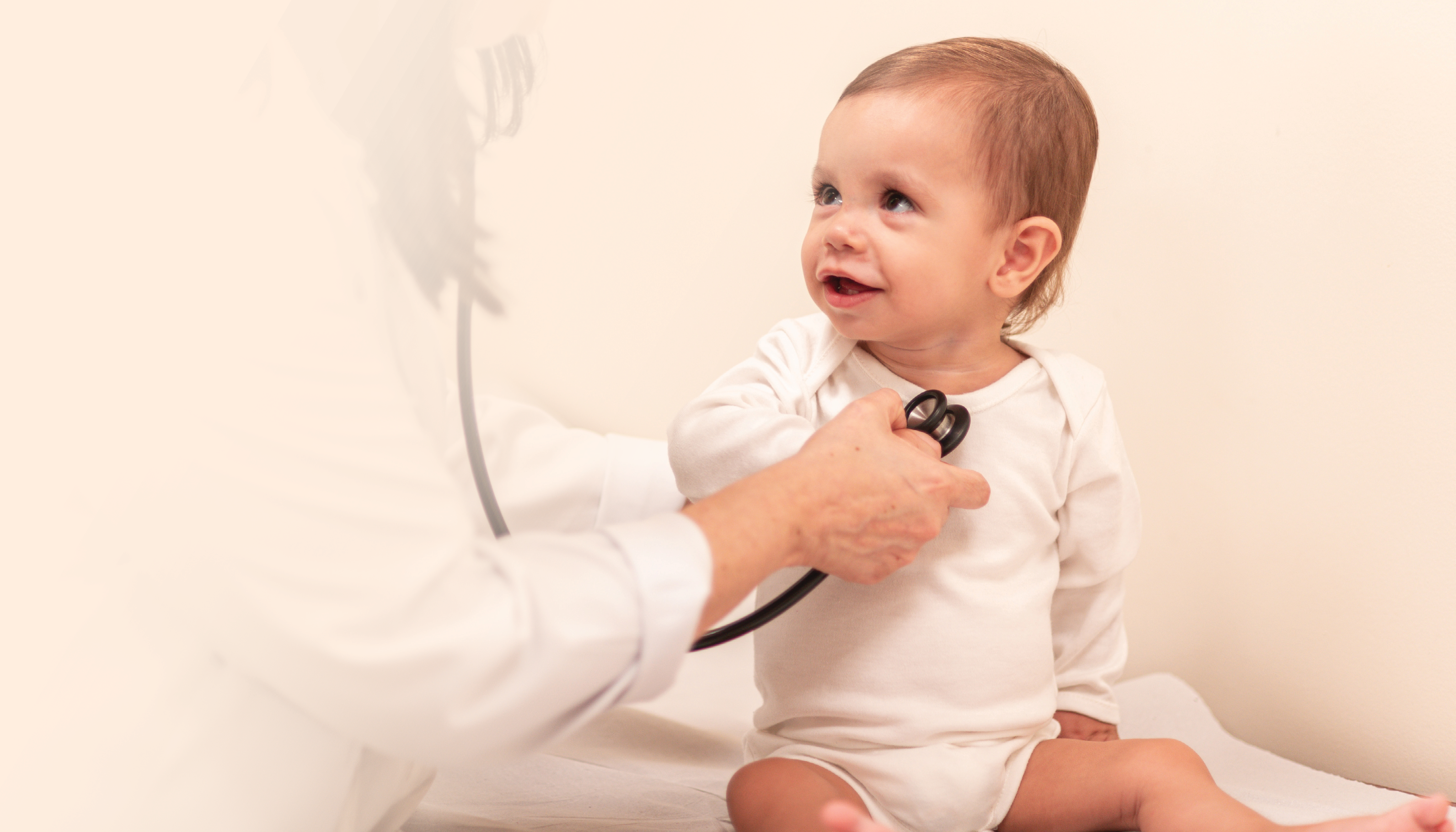 Paciente do Ambulatório de Cardiopediatria do Hcor durante consulta
